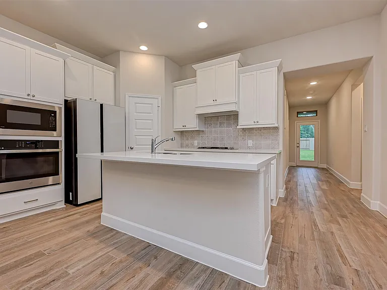 308 Mullins Ct — Photo 15