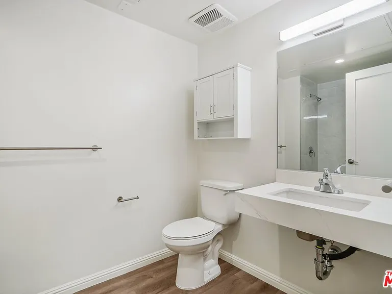 951 S Wilton Pl #204 — Photo 30