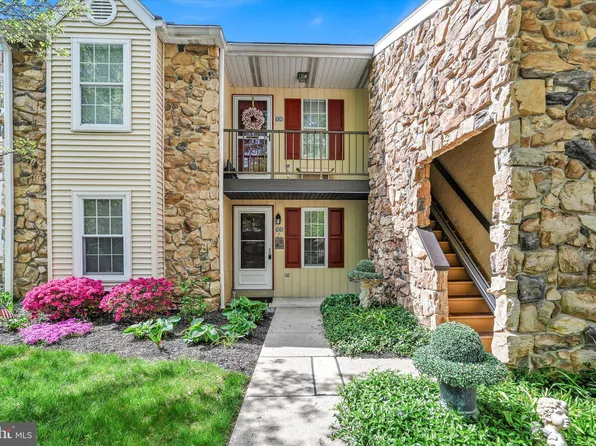 105 Valley Greene Cir, Wyomissing, PA 19610