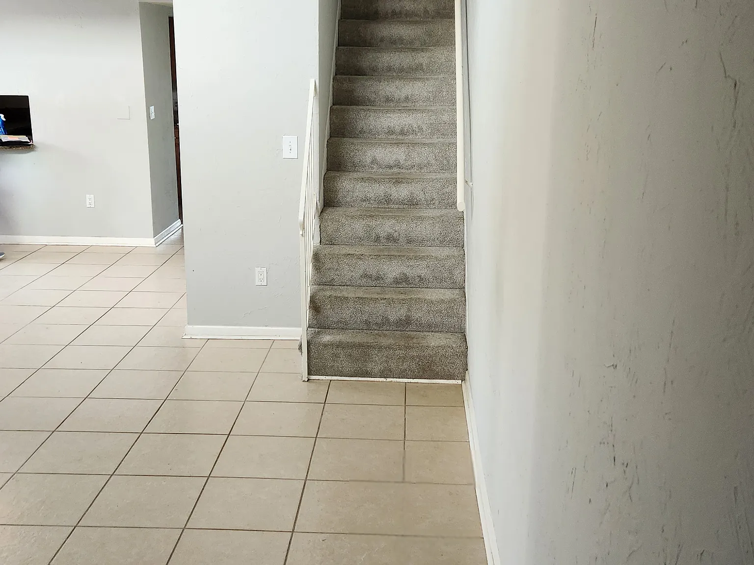 3 bed, 1360 sqft, $1,850 — Photo 2