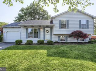 108 Fawn Ct, Harrisburg, PA 17110