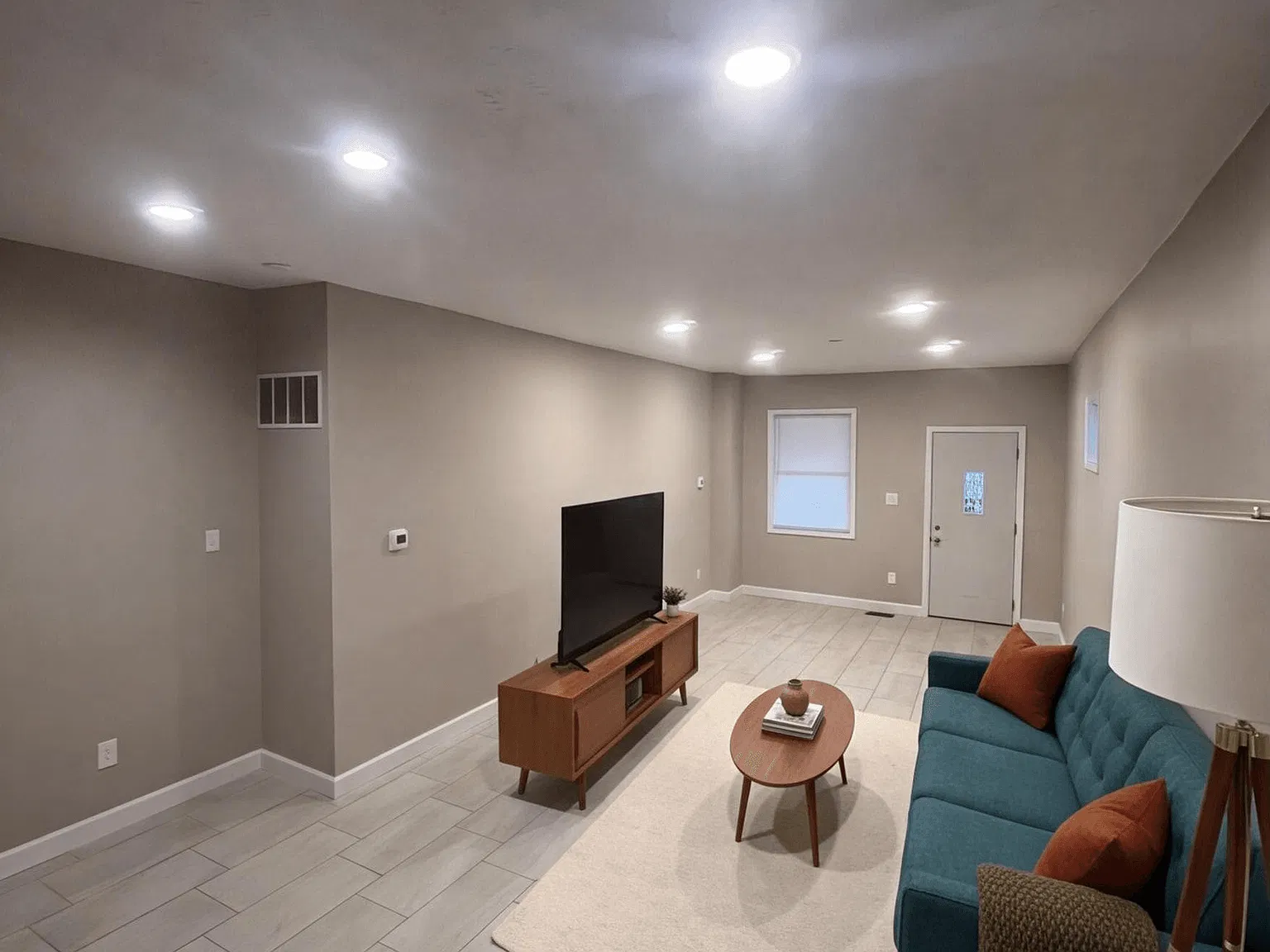 2 bed, 1.5 bath, 1300 sqft, $1,200 — Photo 4