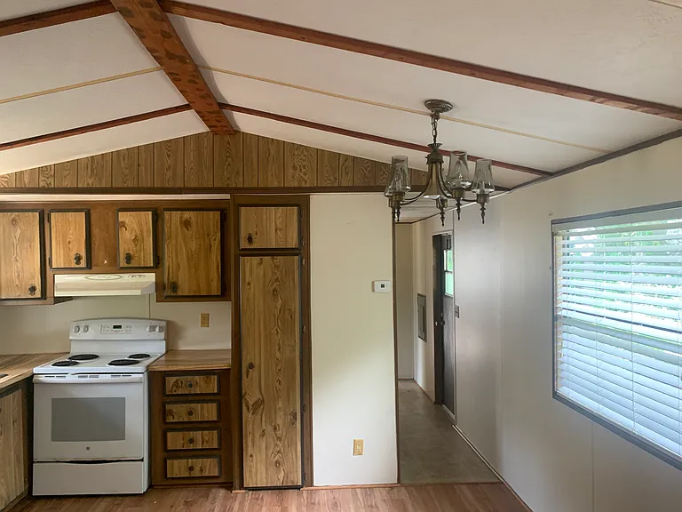 1303 Woodchuck Ave #5 — Photo 3