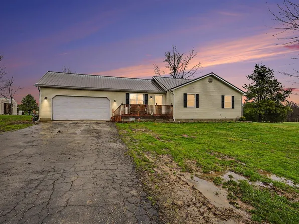 422 Sevilla Dr, Waverly, OH 45690