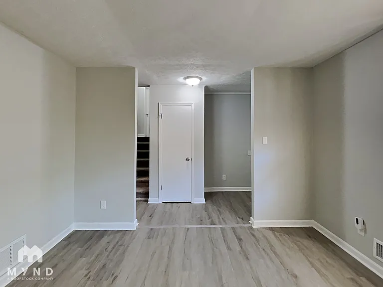 2050 Sandgate Cir — Photo 5