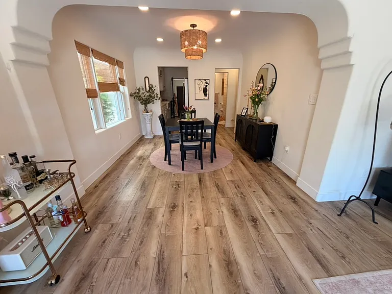 Dining room.
