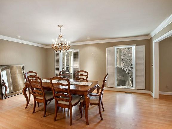 4th image of 103 Lakeshore Dr NE