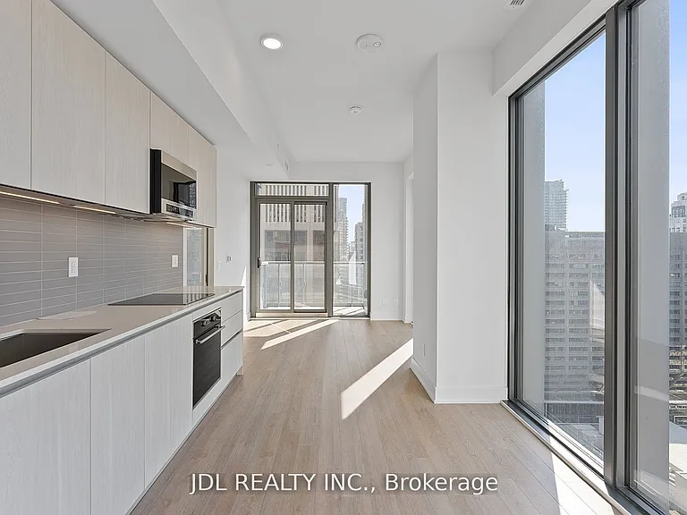8 Cumberland St #2103 — Photo 6
