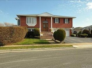 26 Sharen Dr, Long Beach, NY 11561
