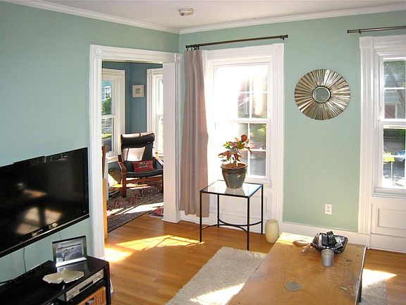 4th image of 71 Bishop St #2