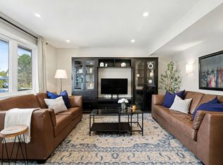 6 Hillview Rd, Ottawa, ON K2H5G5