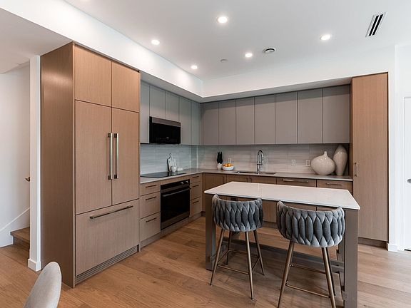 4th image of 60 E 17th Ave #1
