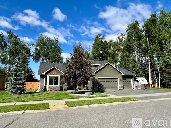 16221 Stephan Valley Dr, Eagle River, AK 99577