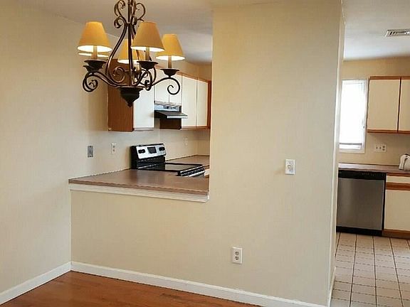 4th image of 1603 Plainfield Pike APT H10