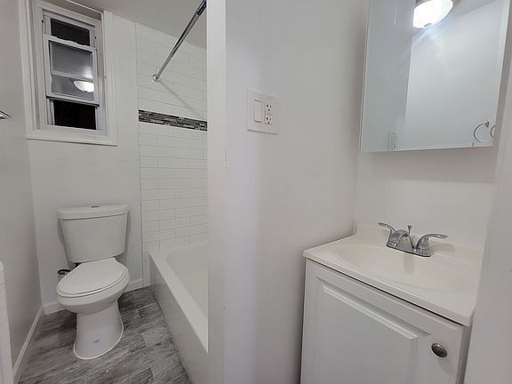 4th image of 255 Lafayette Ave #5E