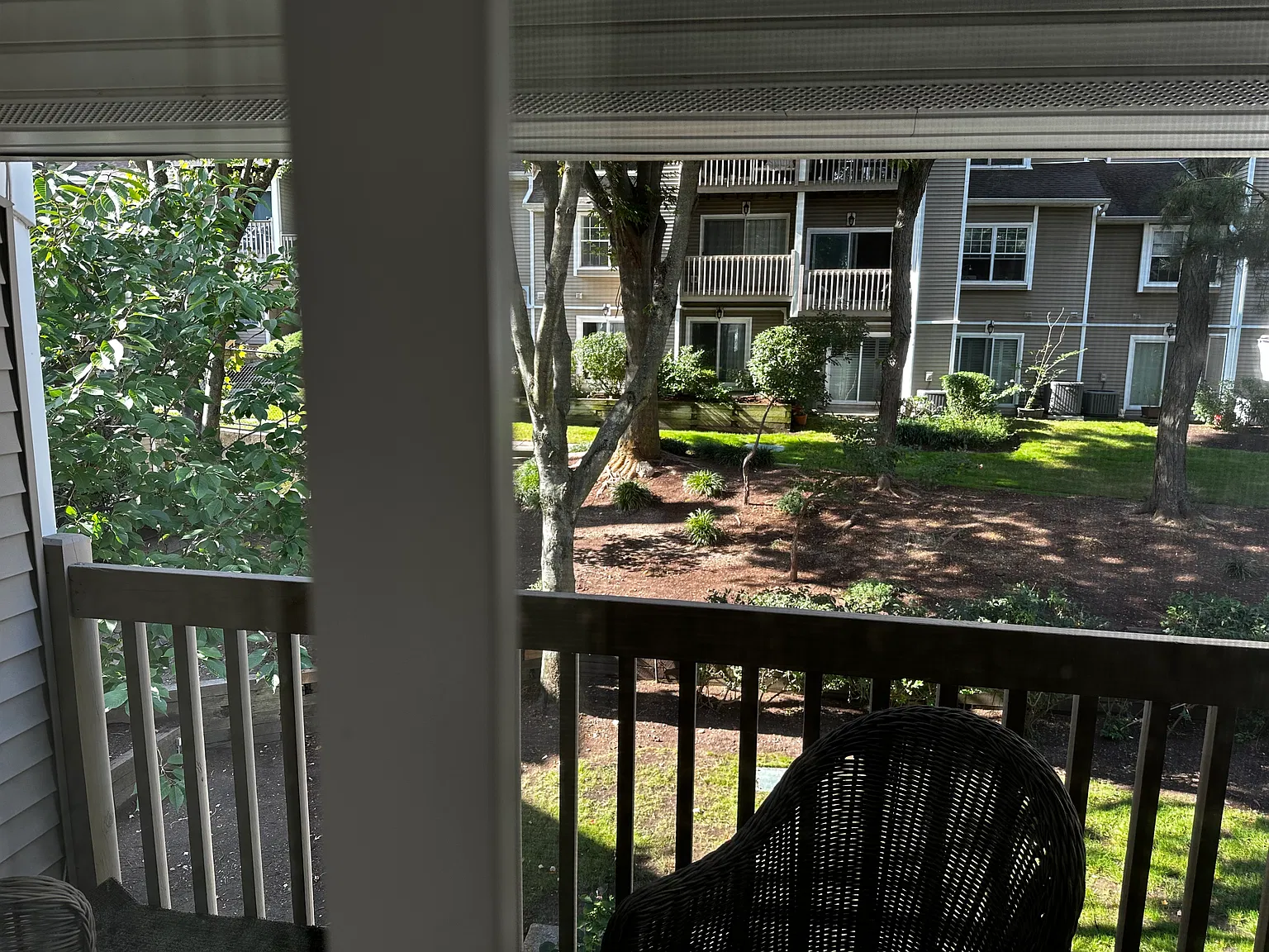 3 bed, 2.5 bath, 1700 sqft, $4,350 — Photo 3