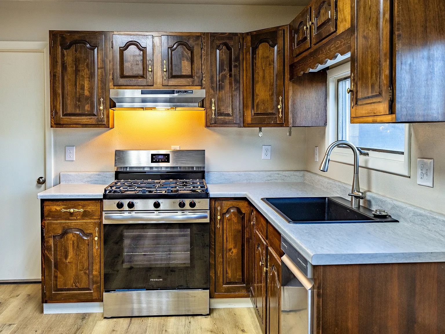 3 bed, 3000 sqft, $2,750 — Photo 4