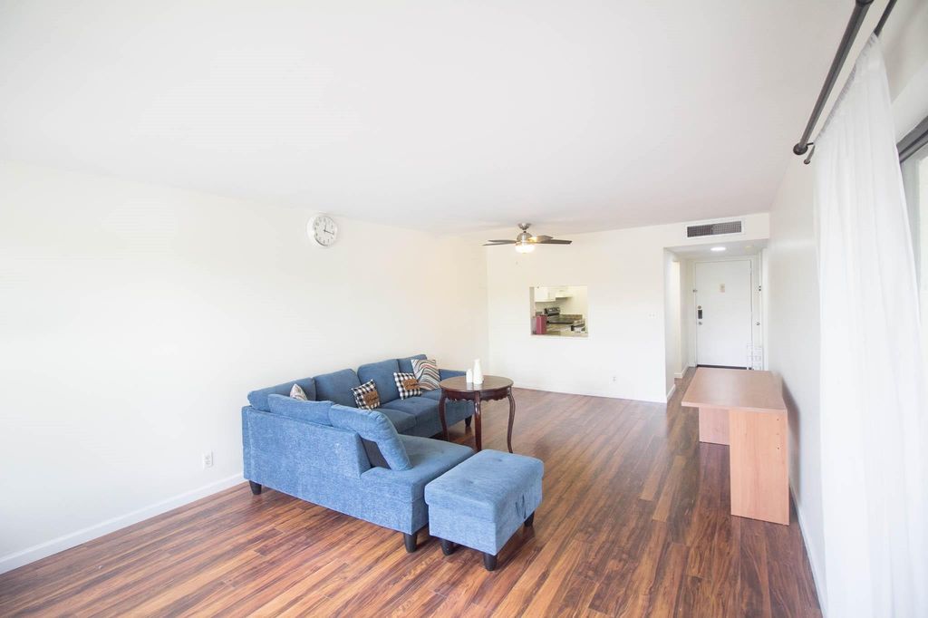2316 S Cypress Bend Drive #218, photo 2