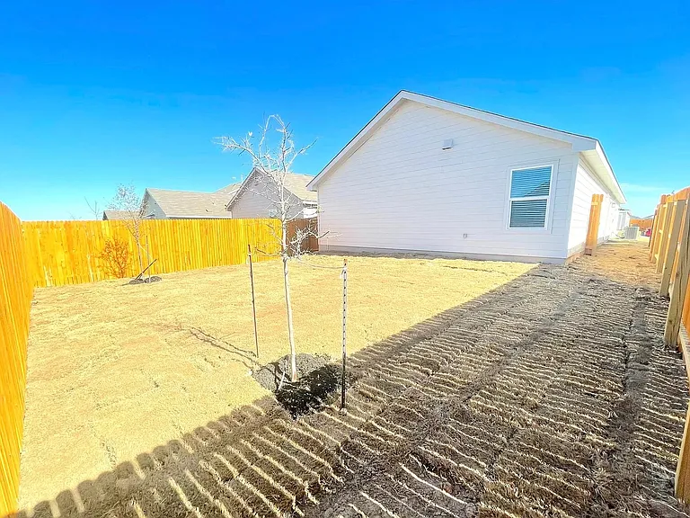 10538 Varmus Dr — Photo 24