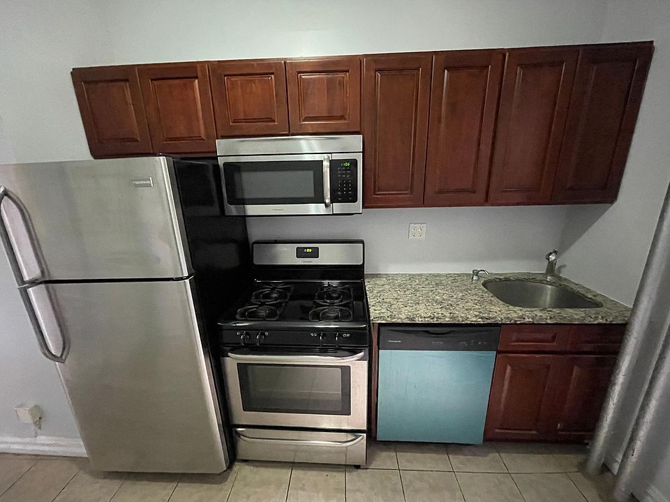 1st image of 319 Fairmount Ave #306