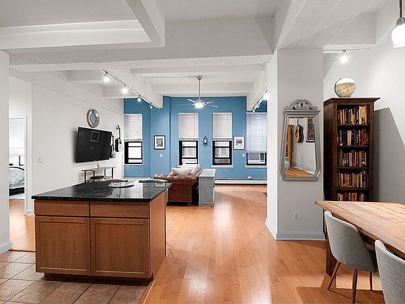 2nd image of 529 W 42nd St APT 3N