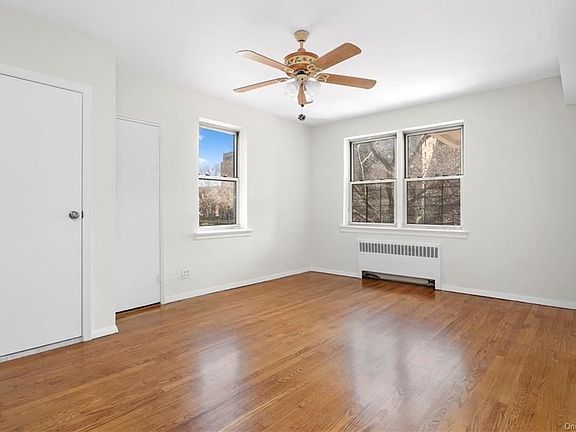 4th image of 2711 Henry Hudson Pkwy W #4B