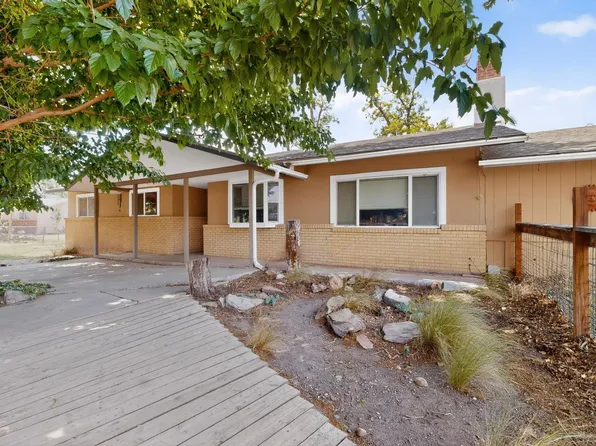 2535 Margaret Dr, Bosque Farms, NM 87068