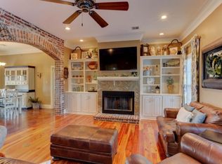289 Grand Lake Dr, Arnaudville, LA 70512