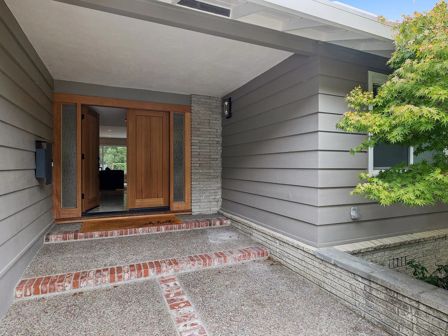 3 bed, 2.5 bath, 2670 sqft, $14,000 — Photo 2