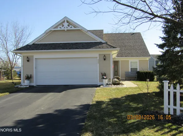 24526 Village Ln, Grand Rapids, OH 43522