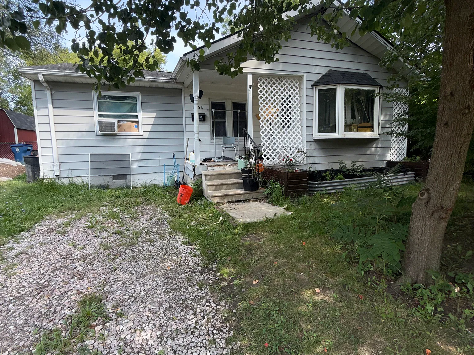 3 bed, 1200 sqft, $996 — Photo 1