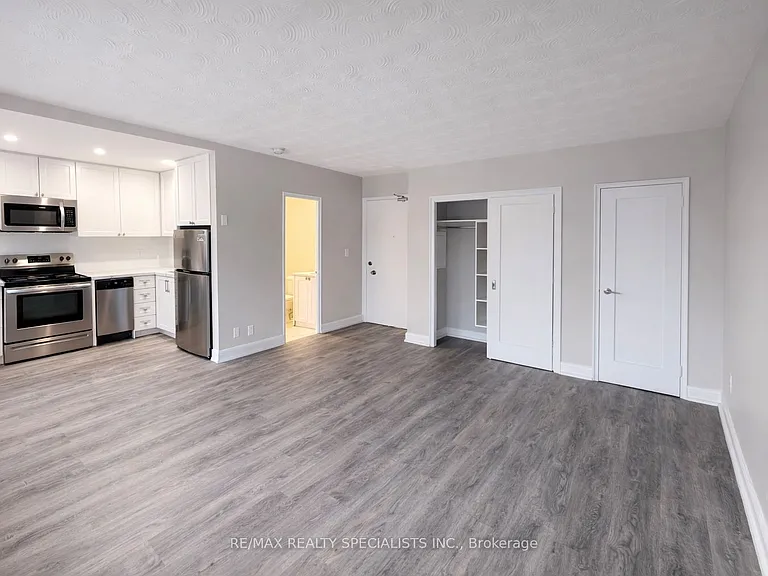 118 Tyndall Ave #505 — Photo 2