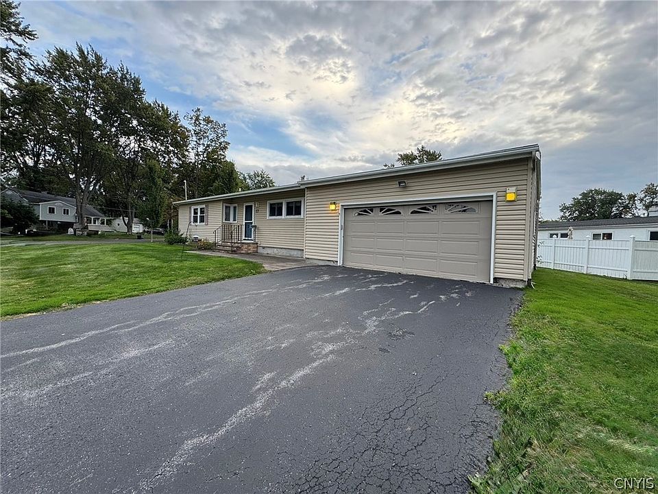1st image of 17 Gooseberry Ln