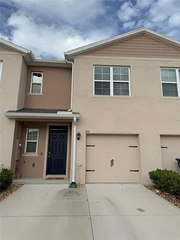 3 bed, 2.5 bath, 1488 sqft, $1,850 — Photo 1