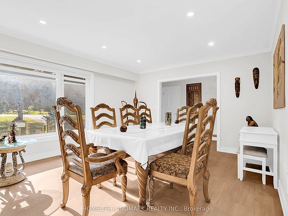 4th image of 11821 Woodbine Ave