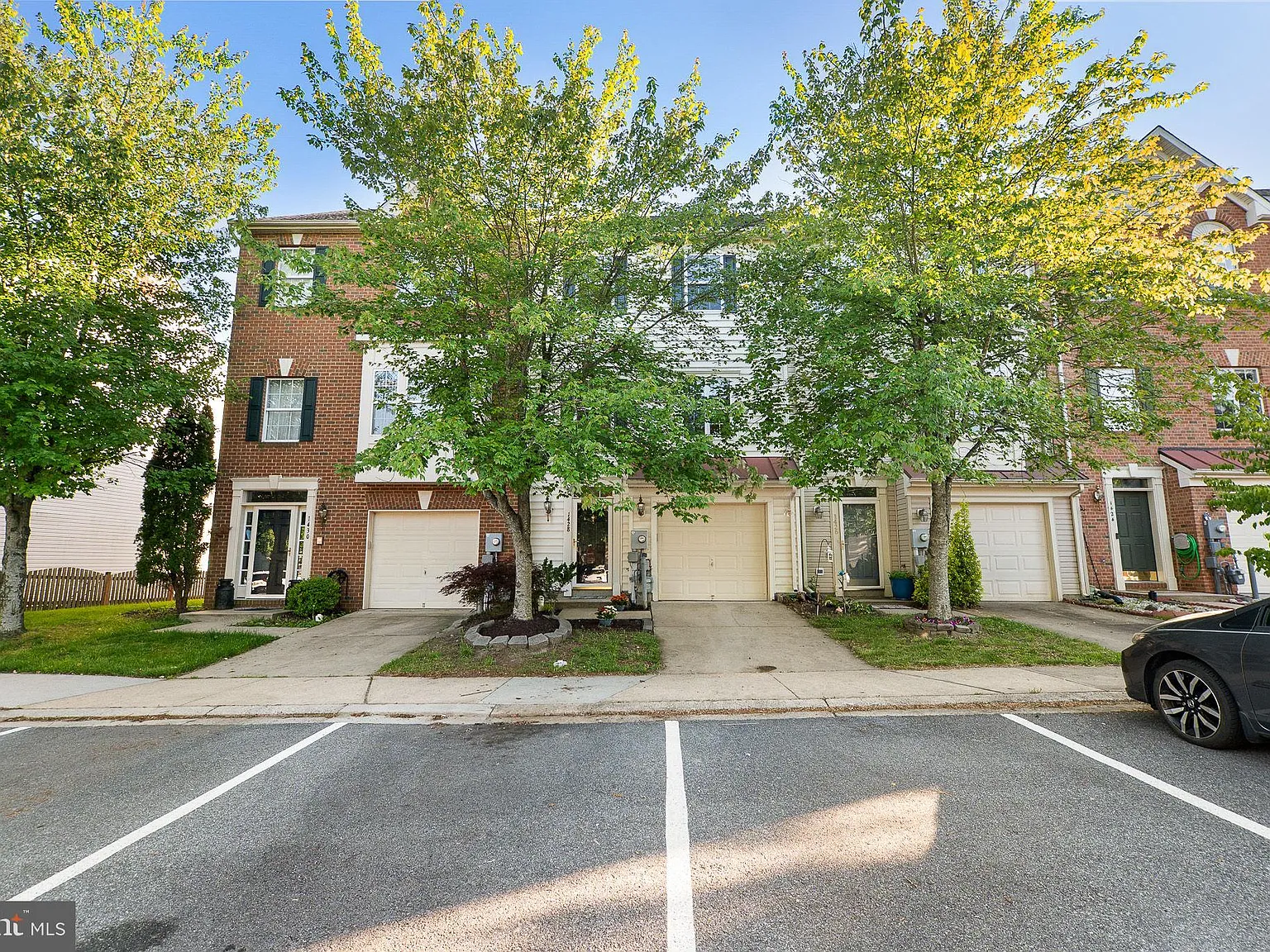 3 bed, 2.5 bath, 1784 sqft, $2,500 — Photo 1