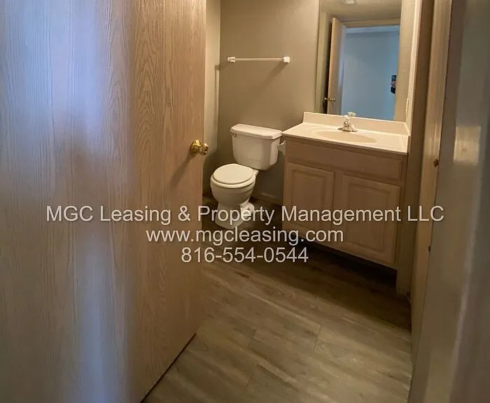 908 Garden Way — Photo 5