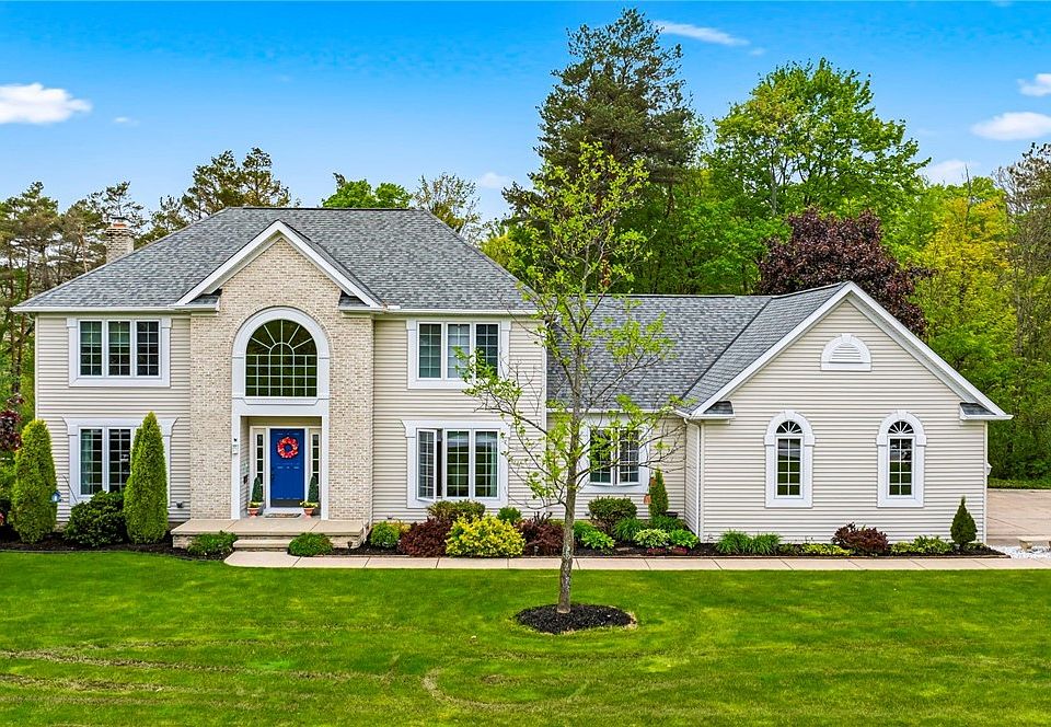 1st image of 10830 Lakebrook Dr