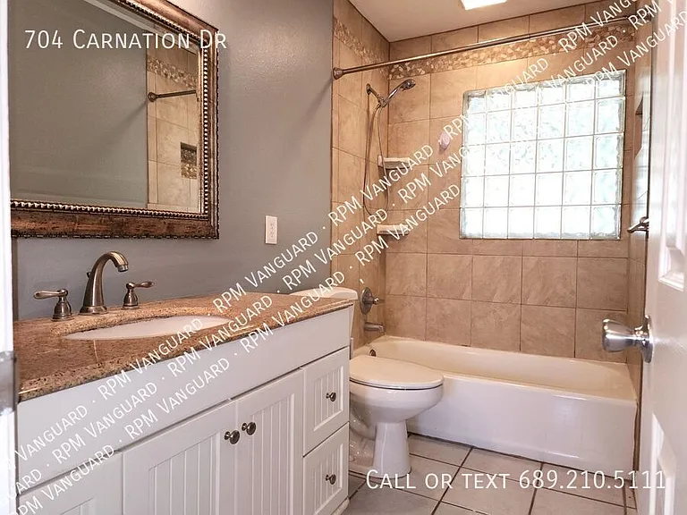 704 Carnation Dr — Photo 12