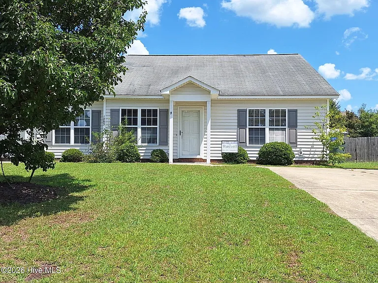 1205 Price Dr #B — Photo 2