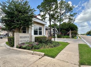 2750 Holly Hall St APT 1215, Houston, TX 77054