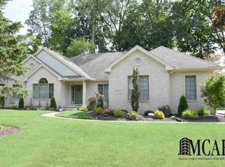 8142 Black Oak Dr, Lambertville, MI 48144