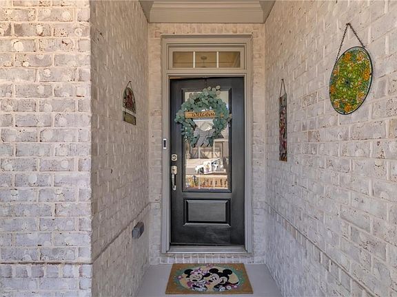 3rd image of 140 Amherst Way
