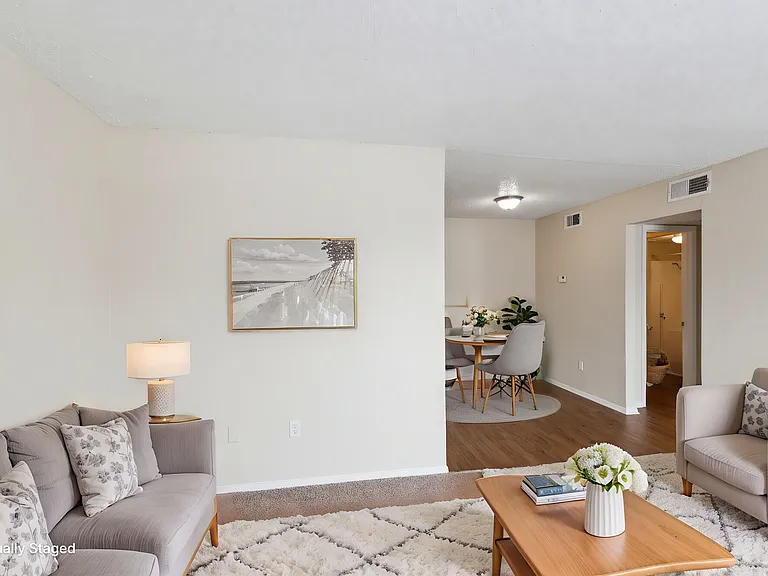 Bear Creek Apartments — Photo 11