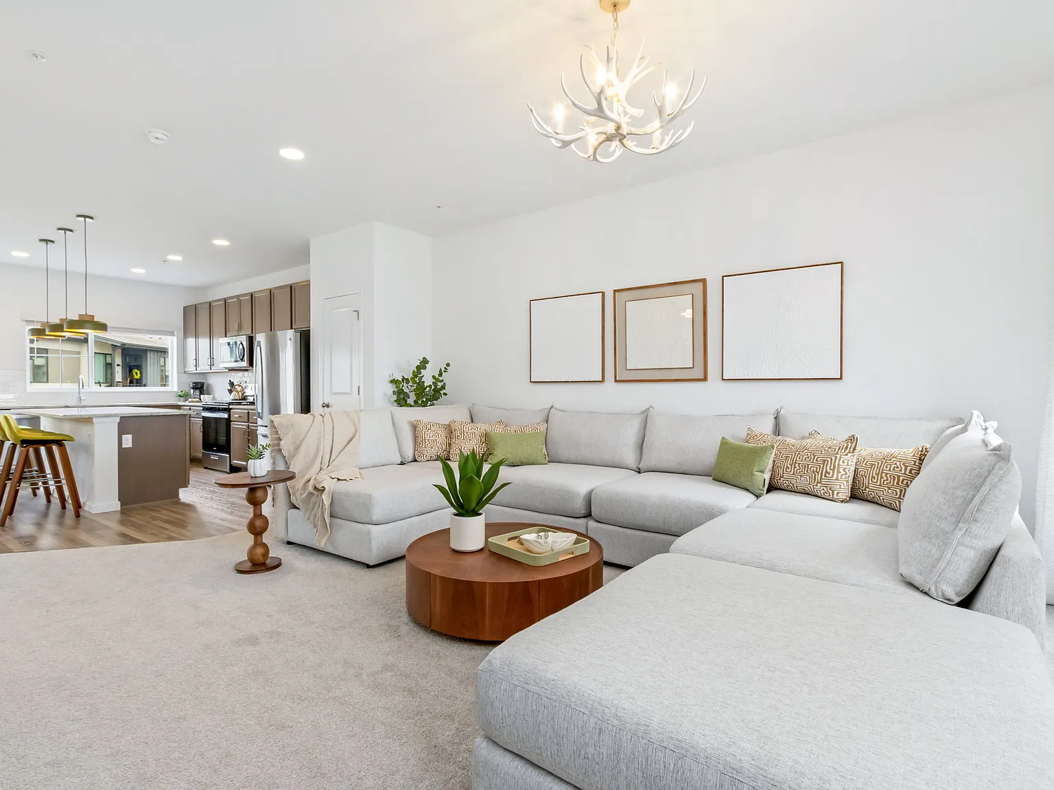 2 bed, 2000 sqft, $4,095 — Photo 3