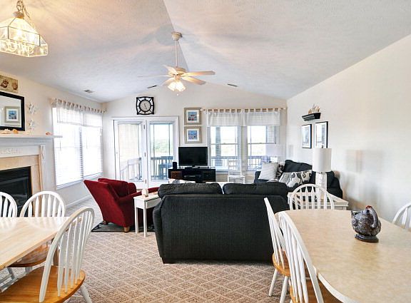 3rd image of 101 A Bay Drive