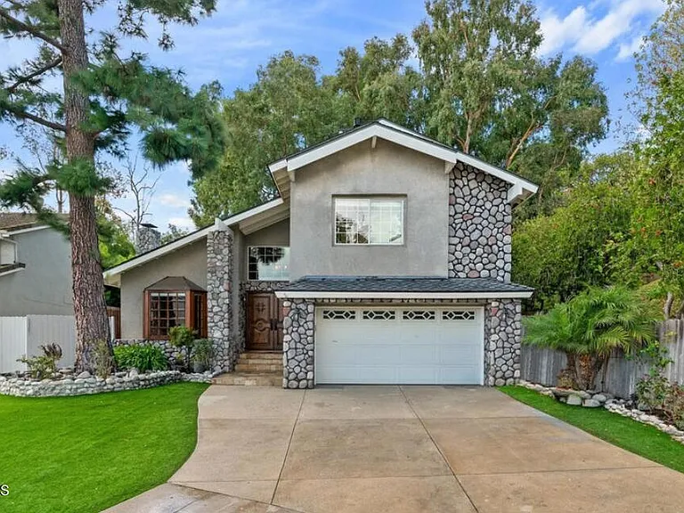 447 Santa Barbara Cir — Photo 1