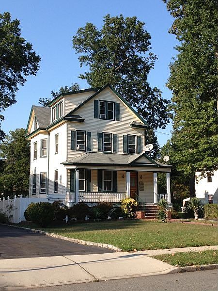 2nd image of 236 W 4th Ave