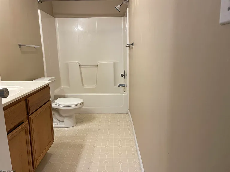 206 Stonegate Cir — Photo 19