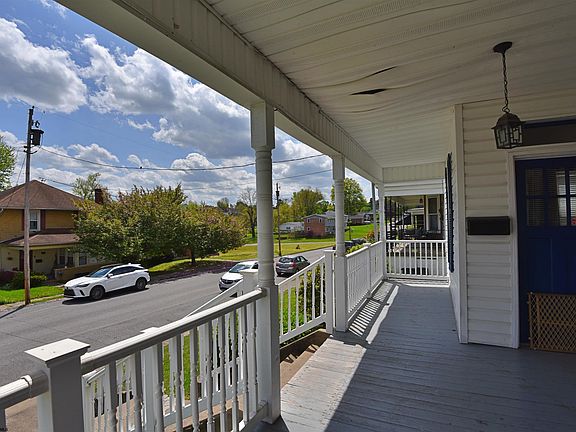 3rd image of 513 Coleman Ave